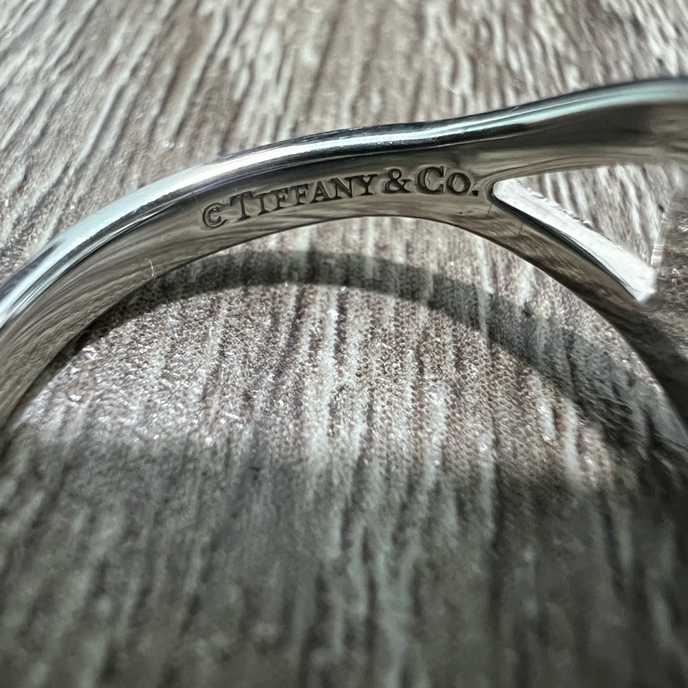 Tiffany & Co. voile platinum and diamond‎ ring - Picture 14 of 15